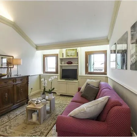 Lovely San Basilio Apartamento