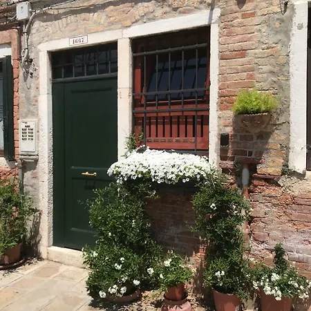 Lovely San Basilio Appartement